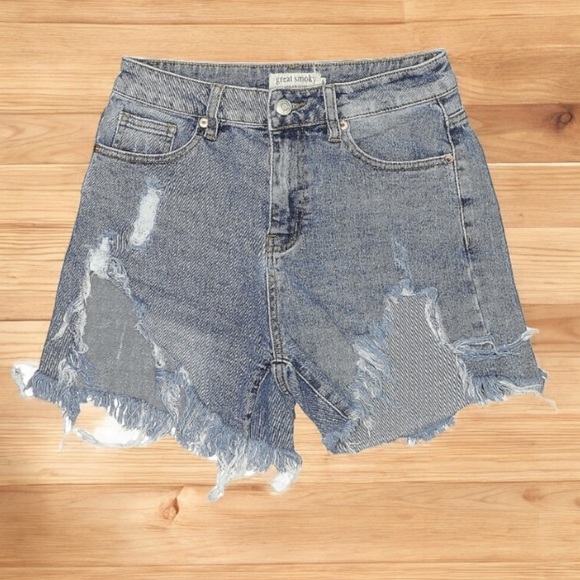 Great Smoky Distressed Denim Shorts  l SIZE M - Picture 1 of 3